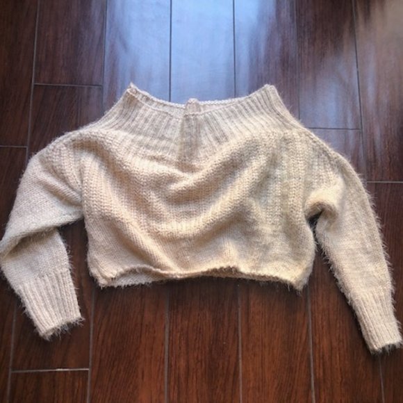 Casting LA Off-the-Shoulder Blush Sweater - L - Picture 4 of 4